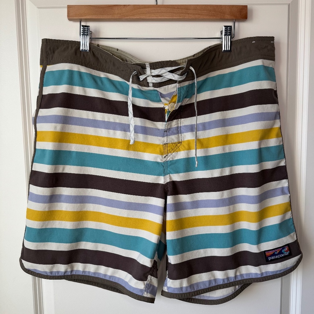 Patagonia Men’s Stretch Wavefarer Boardshorts - Size 38